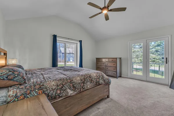 $575,000 | 2750 Bayview Drive, Pinckney, MI 48169