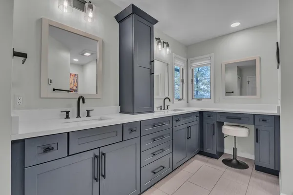 $575,000 | 2750 Bayview Drive, Pinckney, MI 48169