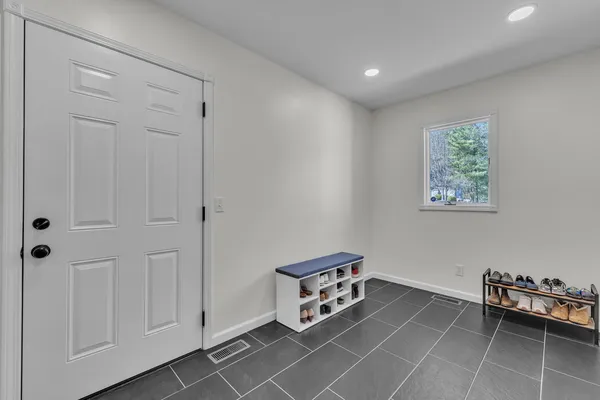 $575,000 | 2750 Bayview Drive, Pinckney, MI 48169