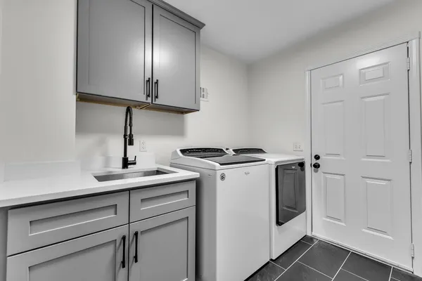 $575,000 | 2750 Bayview Drive, Pinckney, MI 48169