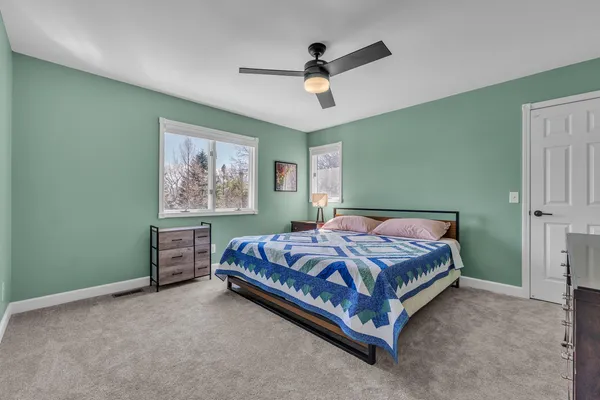 $575,000 | 2750 Bayview Drive, Pinckney, MI 48169