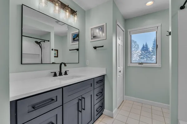 $575,000 | 2750 Bayview Drive, Pinckney, MI 48169