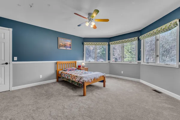 $575,000 | 2750 Bayview Drive, Pinckney, MI 48169