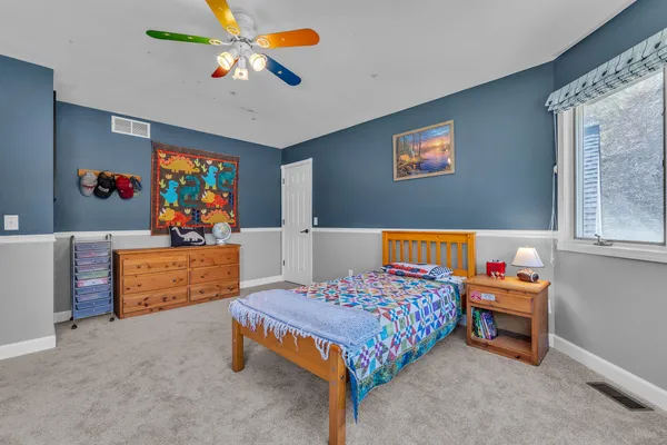 $575,000 | 2750 Bayview Drive, Pinckney, MI 48169