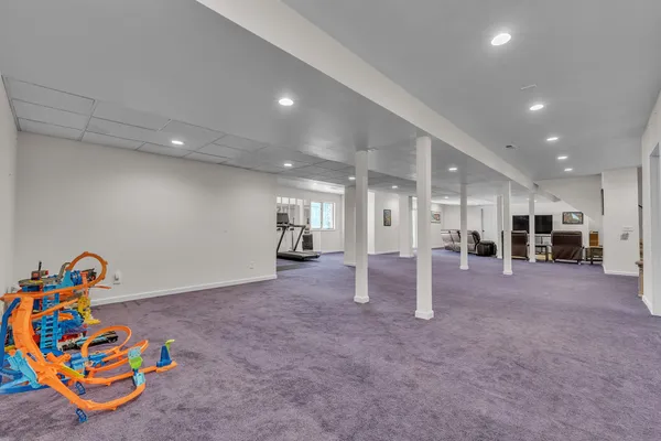 $575,000 | 2750 Bayview Drive, Pinckney, MI 48169