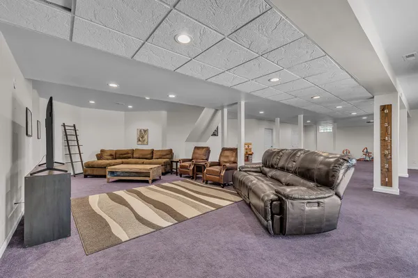 $575,000 | 2750 Bayview Drive, Pinckney, MI 48169