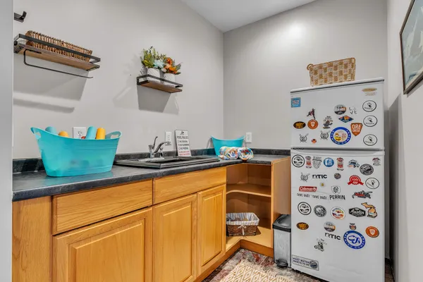 $575,000 | 2750 Bayview Drive, Pinckney, MI 48169