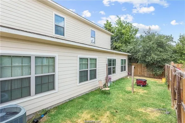 $700 | 304 Cooner Street, Unit A, College Station, TX 77840