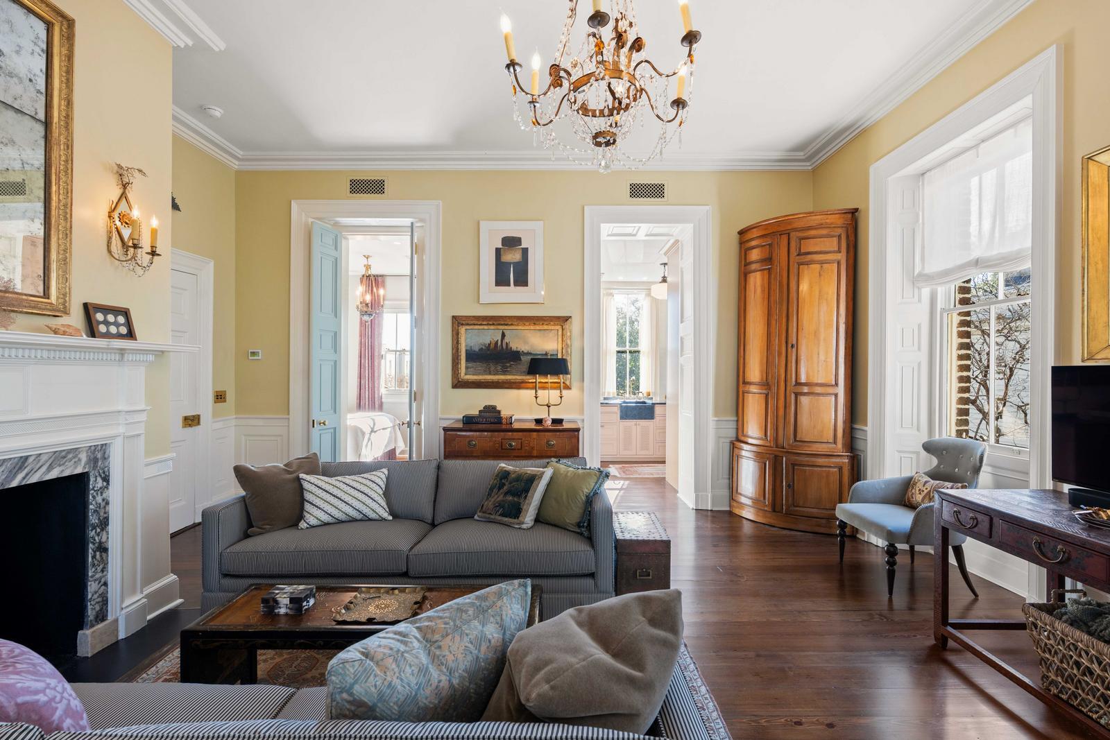 55 Laurens Street, Unit 55H Charleston, SC 29401 - Photo 10 of 49 12