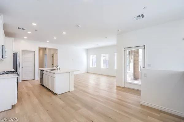 $2,194 | 600 Carriage Hill Drive, Unit 2151, Las Vegas, NV 89138