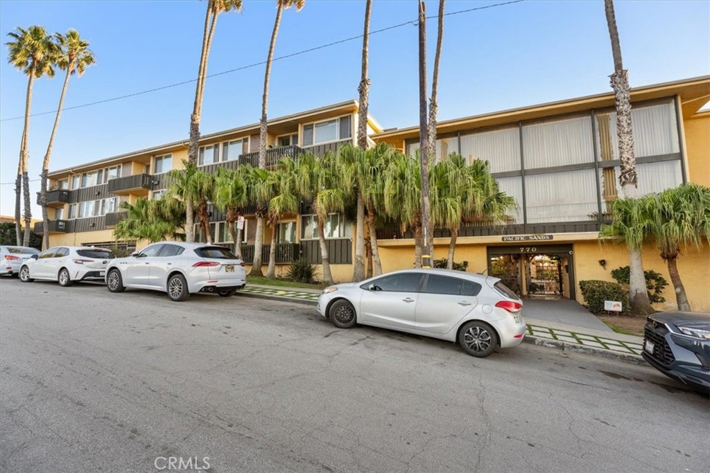 770 West Imperial Avenue El Segundo, CA 90245 - Photo 2 of 21 a view of cars parked in front of a building