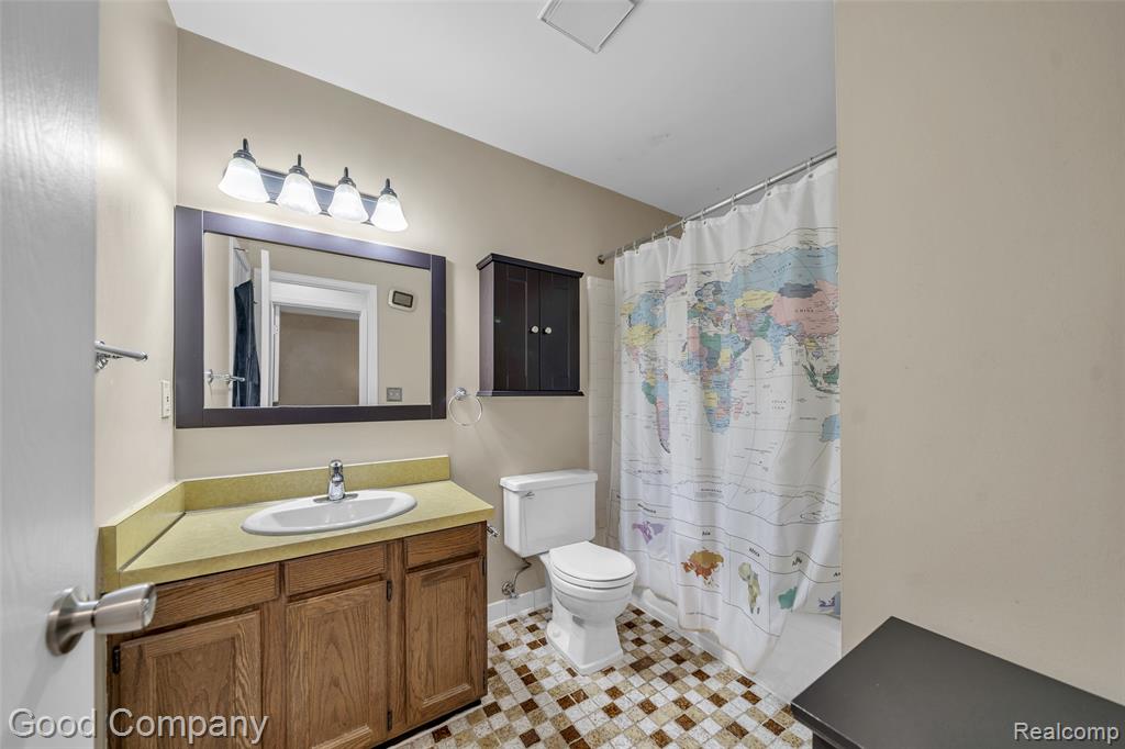 35750 Fredericksburg Road Farmington Hills, MI 48331 - Photo 19 of 30