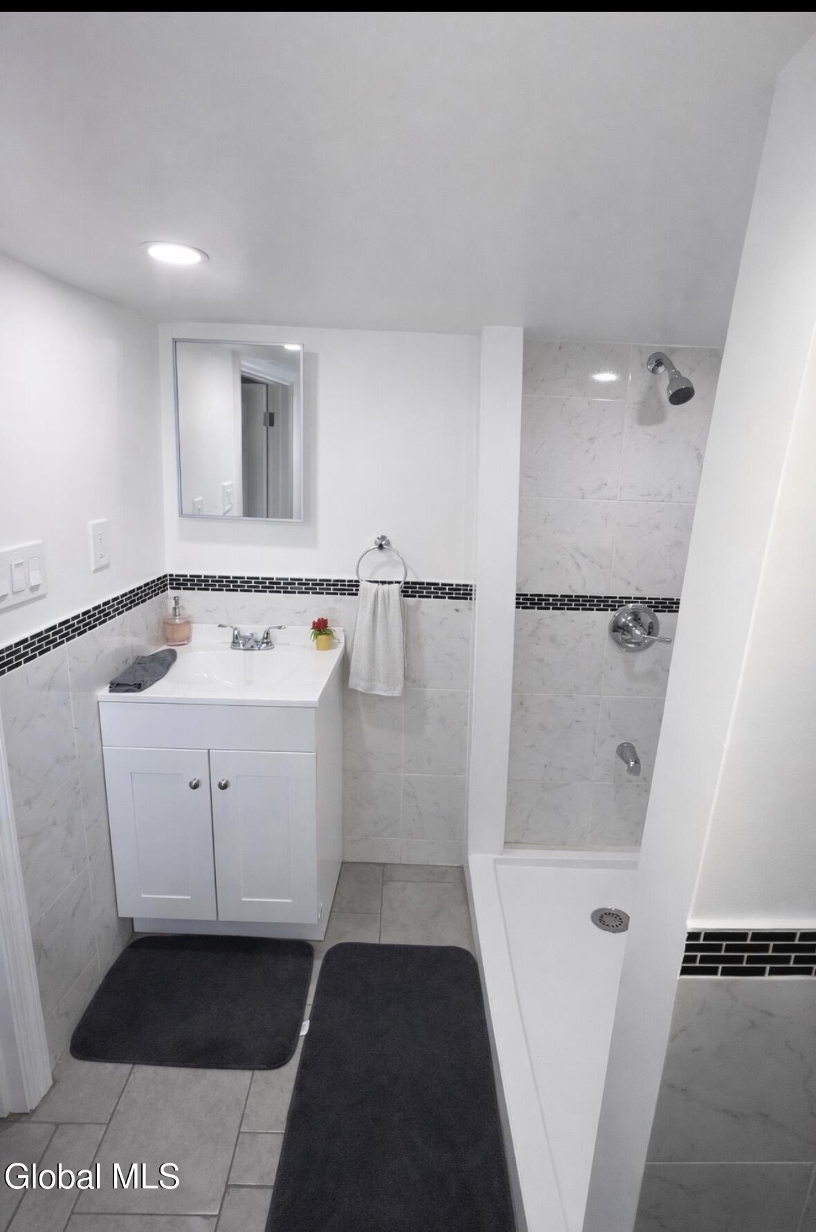 226 Glengary Road Schenectady, NY 12304 - Photo 20 of 28 image3