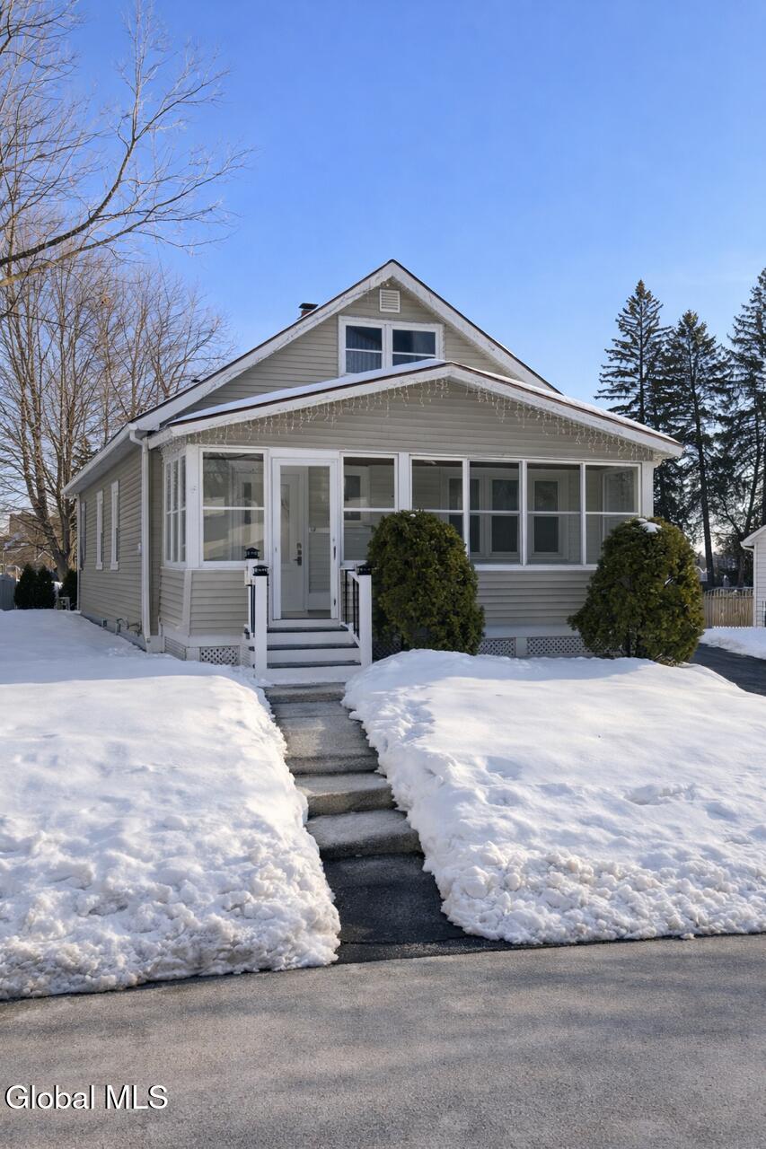 226 Glengary Road Schenectady, NY 12304 - Photo 2 of 28 image0 (1)