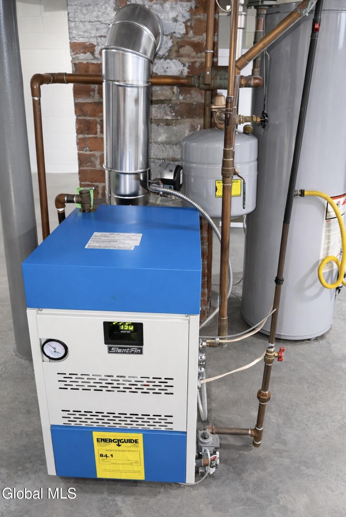 226 Glengary Road Schenectady, NY 12304 - Photo 21 of 28 image5