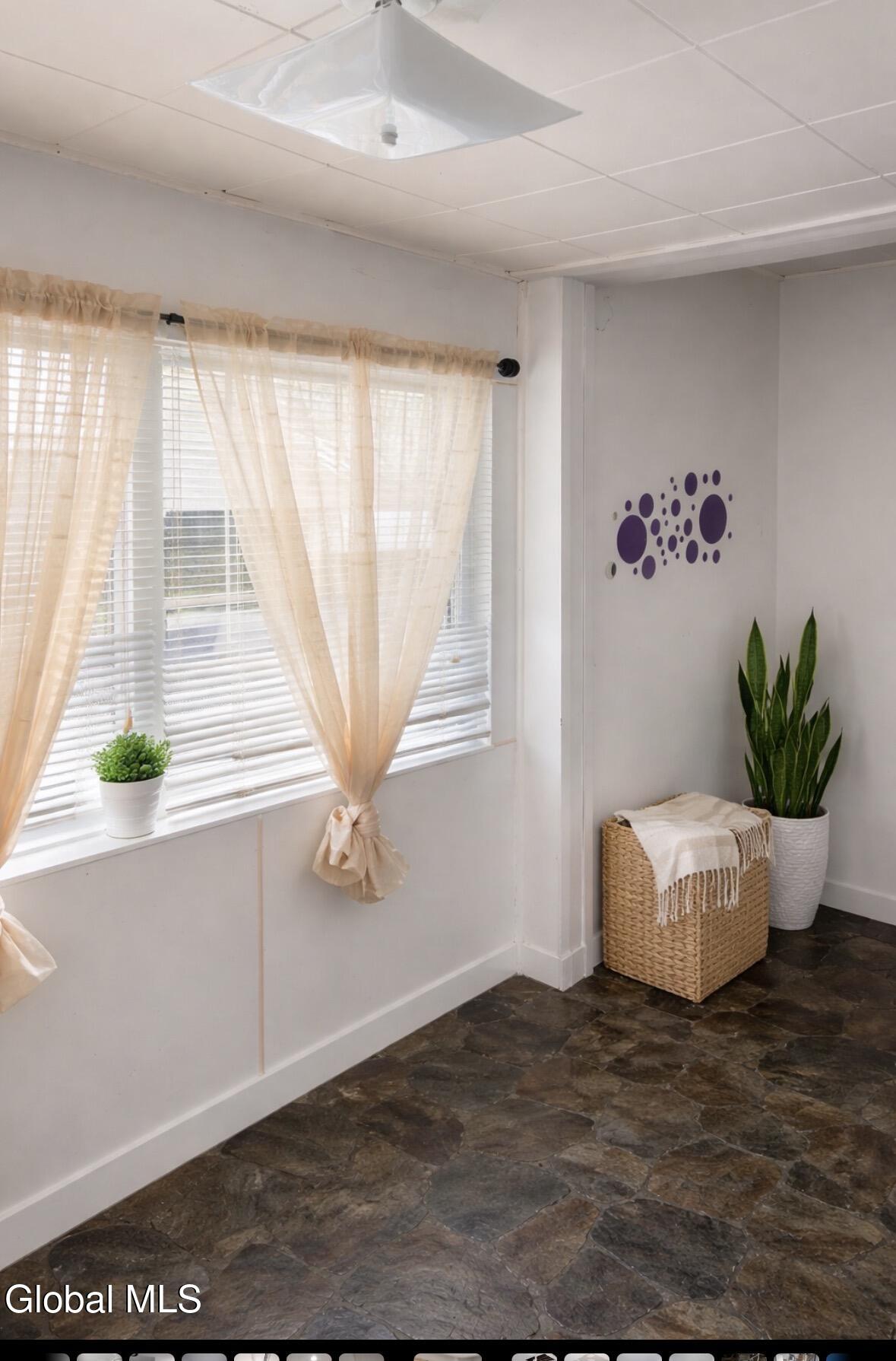 226 Glengary Road Schenectady, NY 12304 - Photo 24 of 28 IMG_7371