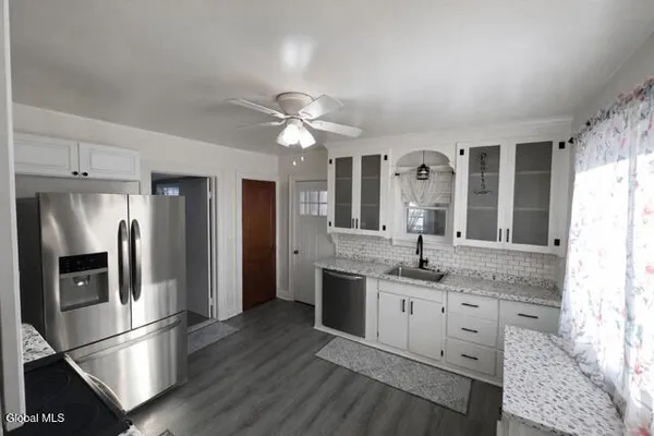 $269,000 | 226 Glengary Road, Rotterdam, NY 12304