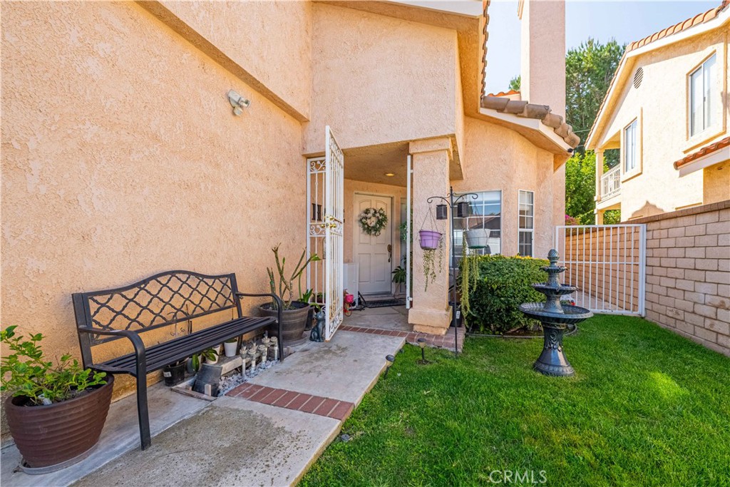 985 Brandon Avenue Simi Valley, CA 93065 - Photo 3 of 48 a garden view with a seating space