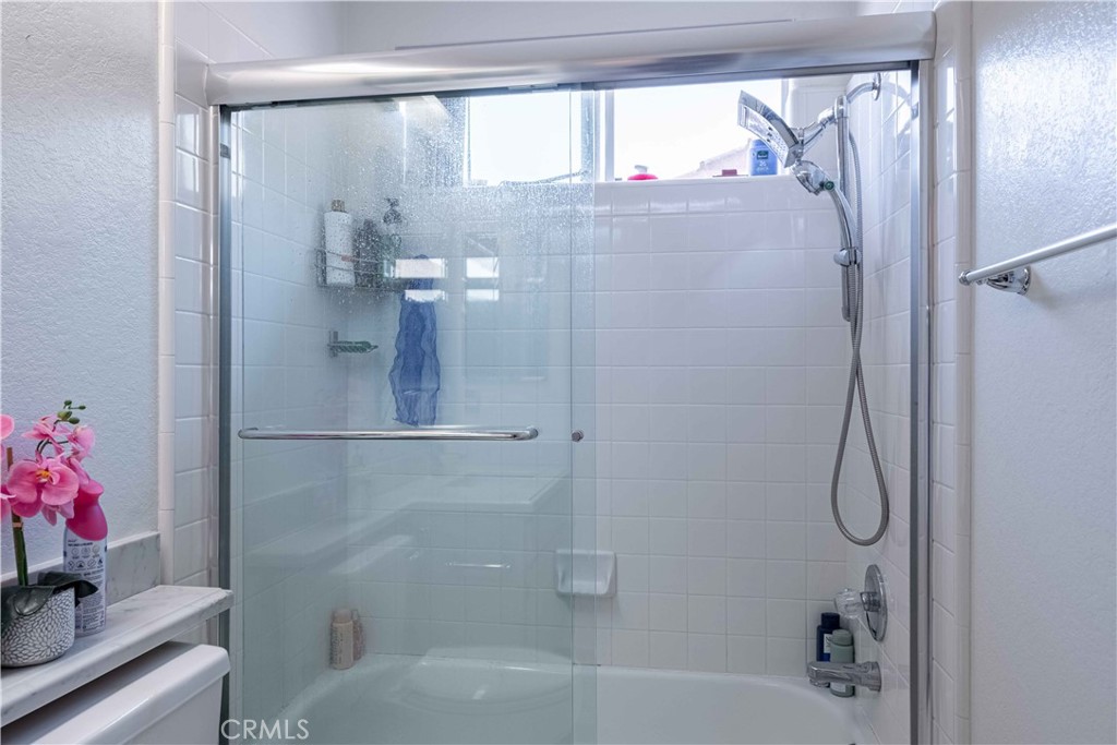 985 Brandon Avenue Simi Valley, CA 93065 - Photo 42 of 48 a bathroom with a shower
