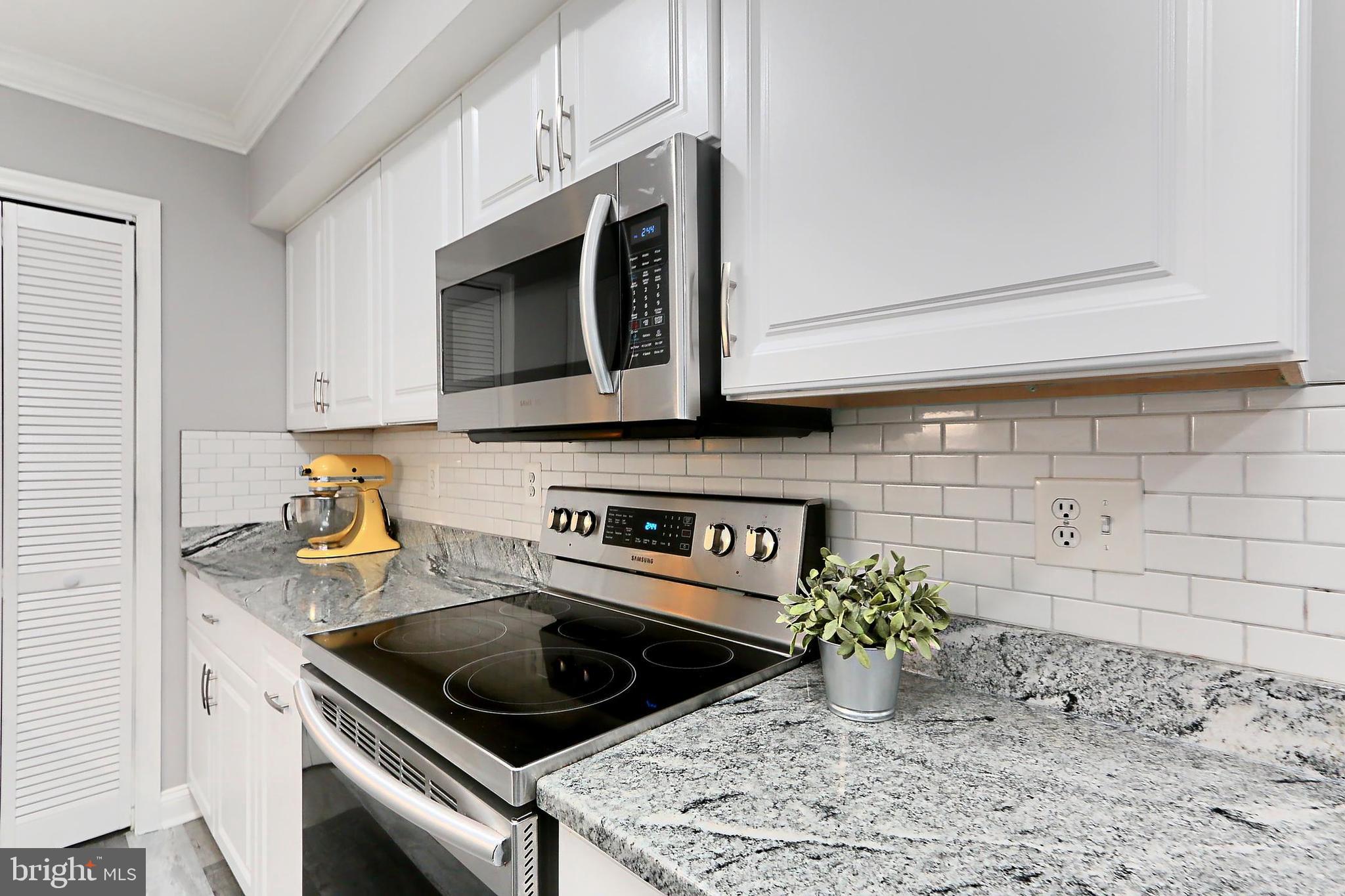 8318 K Kingsgate Road, Unit 545 Springfield, VA 22152 - Photo 5 of 56 Stainless appliances