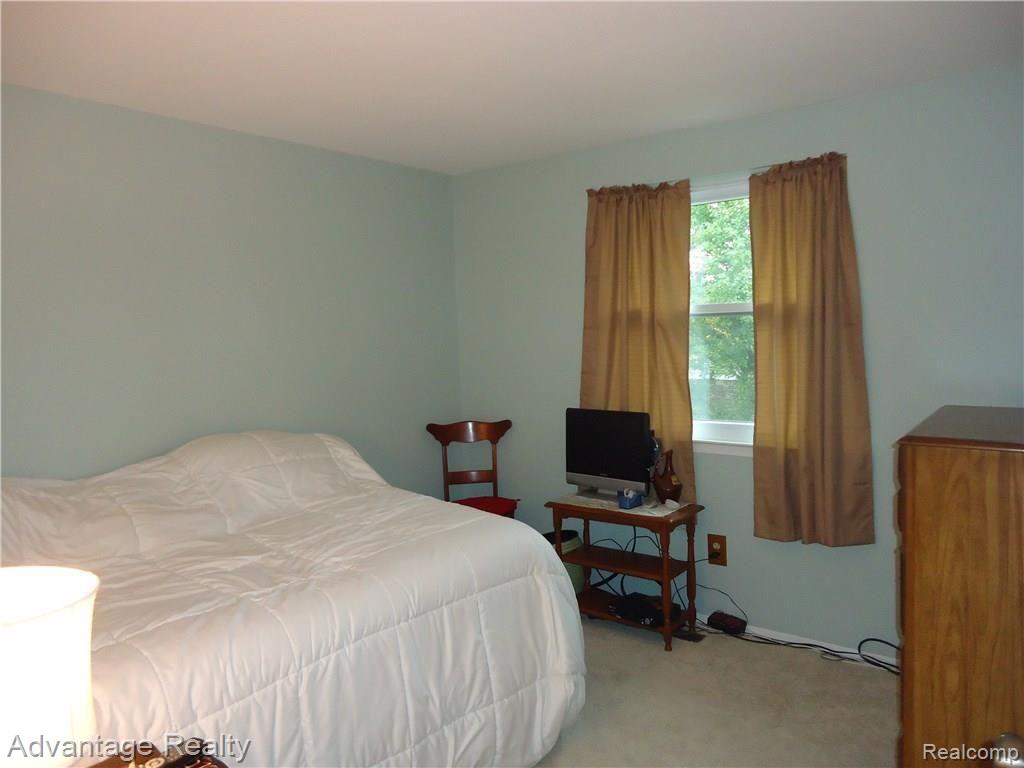 41911 Hanford Road Canton, MI 48187 - Photo 23 of 37 DSC04585.JPG