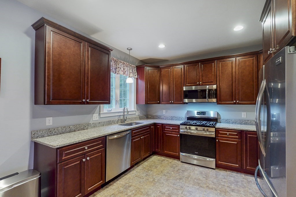 37 Beaver Pond Road, Unit 37 Milford, MA 01757 - Photo 12 of 41 Gallery Image 12