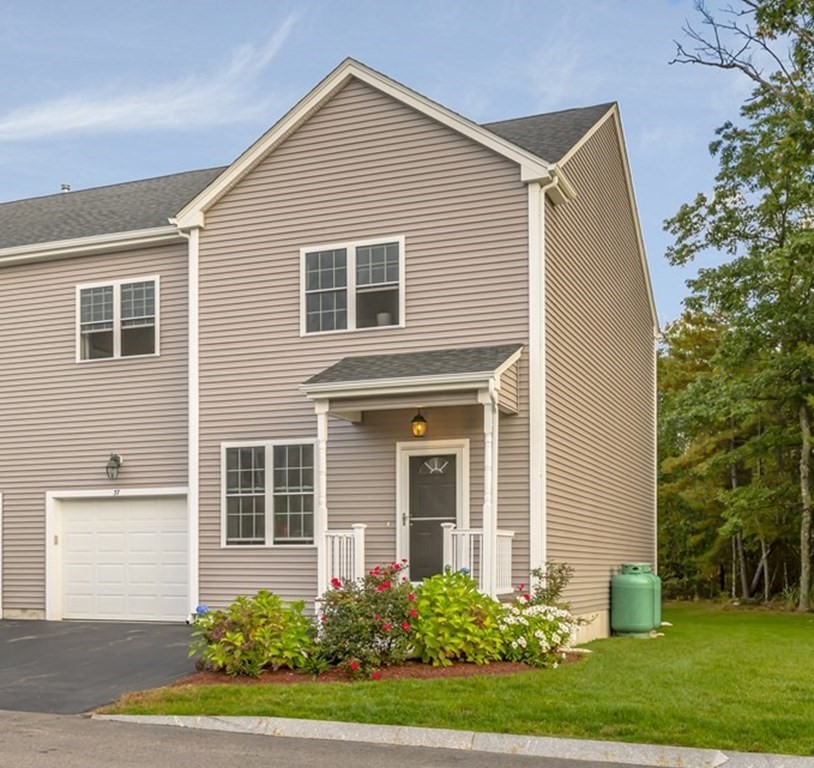 37 Beaver Pond Road, Unit 37 Milford, MA 01757 - Photo 4 of 41 Gallery Image 4