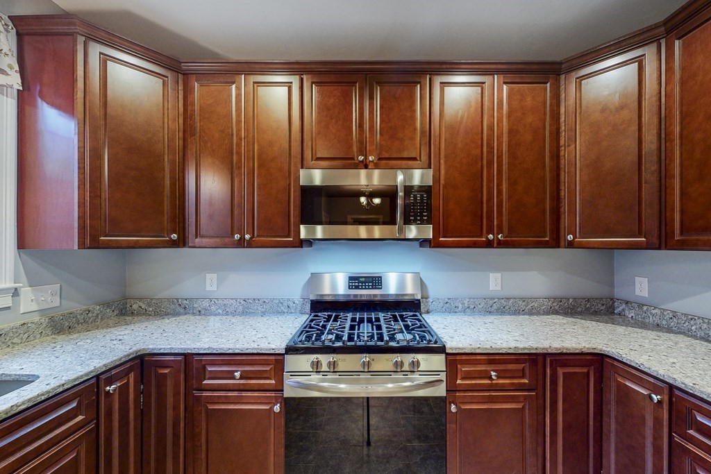 37 Beaver Pond Road, Unit 37 Milford, MA 01757 - Photo 10 of 41 Gallery Image 10