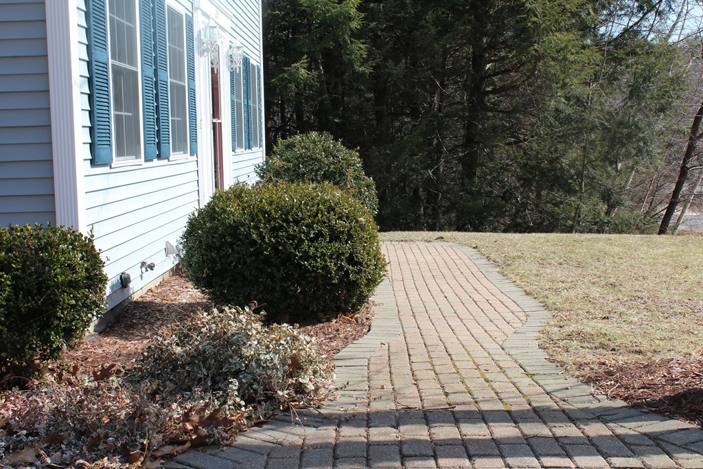 29 Kyle Road Fitchburg, MA 01420 - Photo 1 of 25 Gallery Image 1