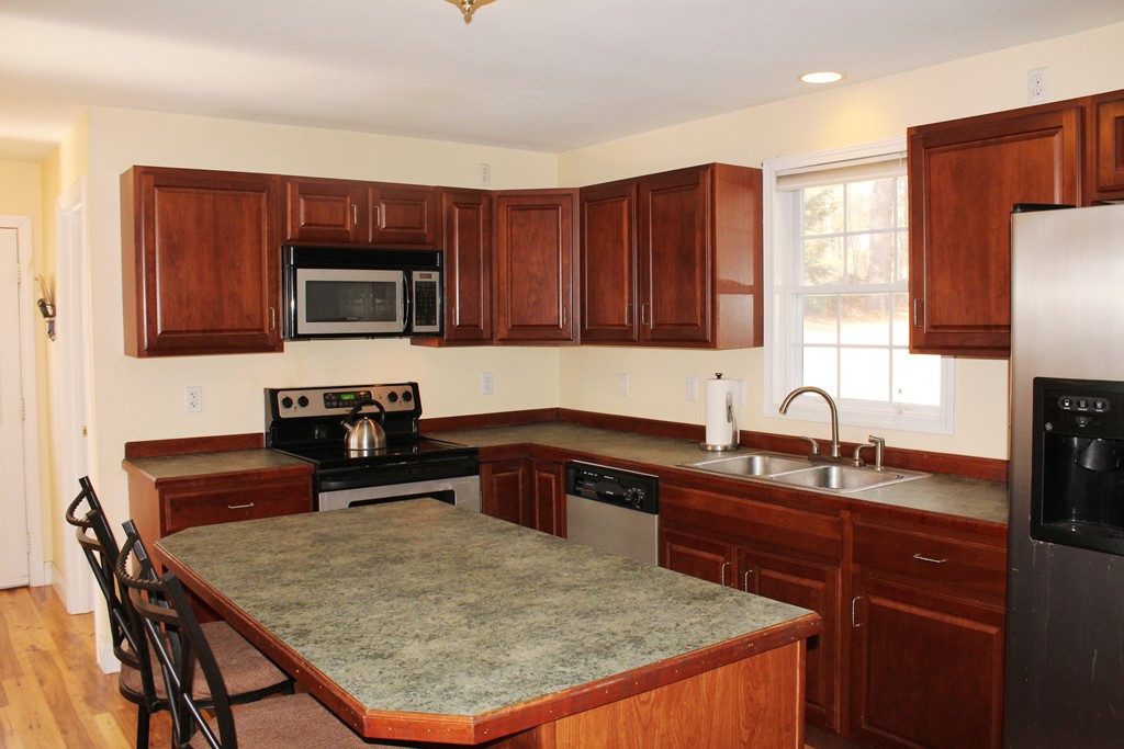 29 Kyle Road Fitchburg, MA 01420 - Photo 4 of 25 Gallery Image 4