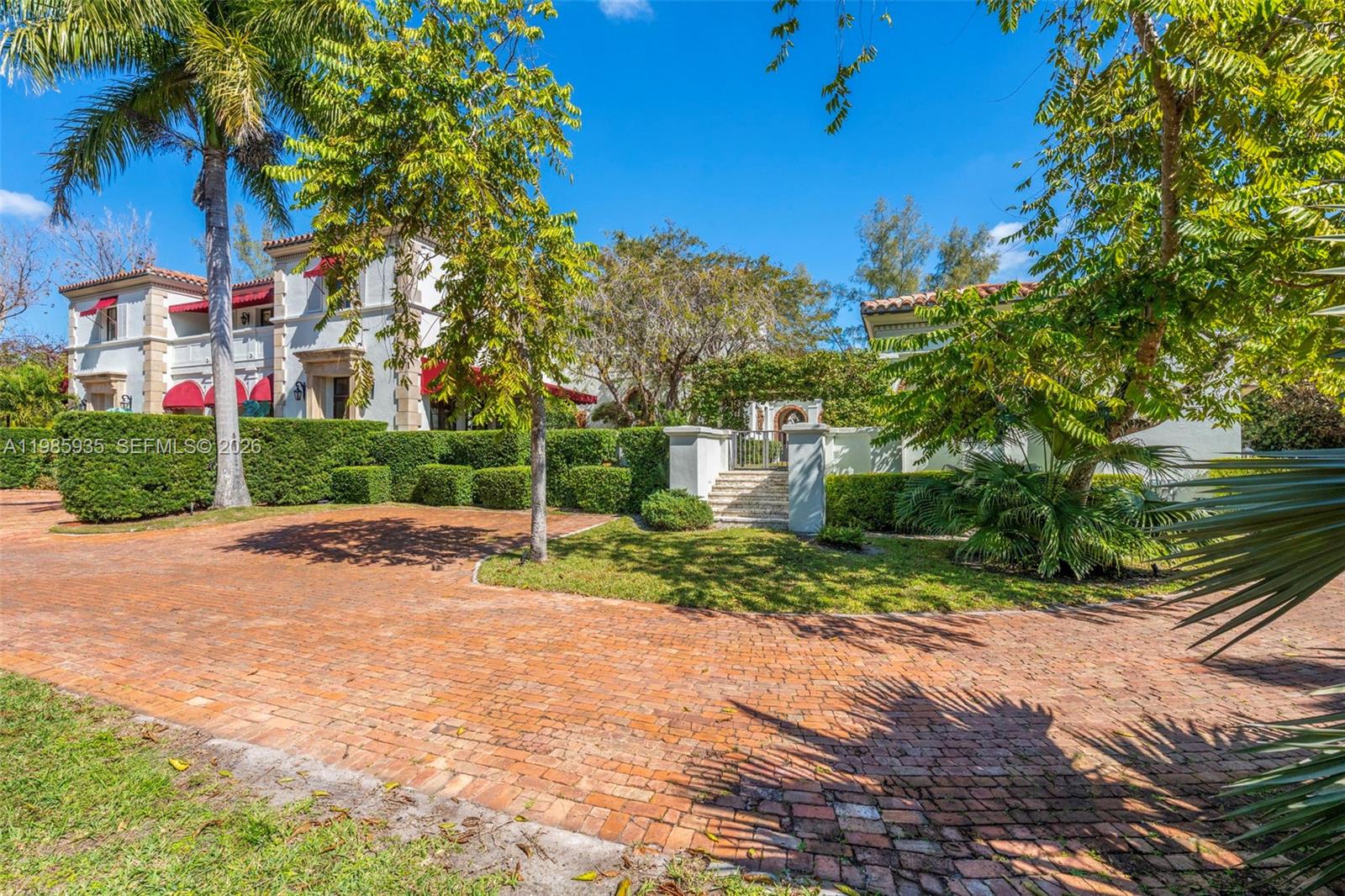 9401 Journey's End Road Coral Gables, FL 33156 - Photo 7 of 57
