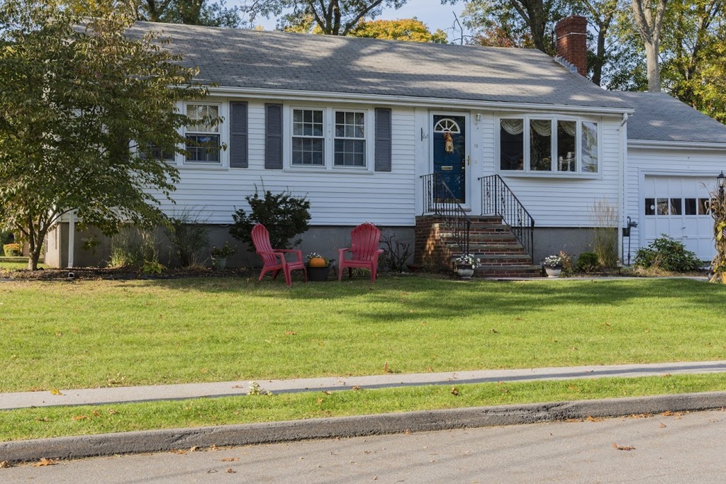 19 Belknap Road Braintree, MA 02184 - Photo 1 of 18 Gallery Image 1
