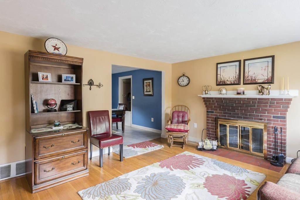 19 Belknap Road Braintree, MA 02184 - Photo 5 of 18 Gallery Image 5