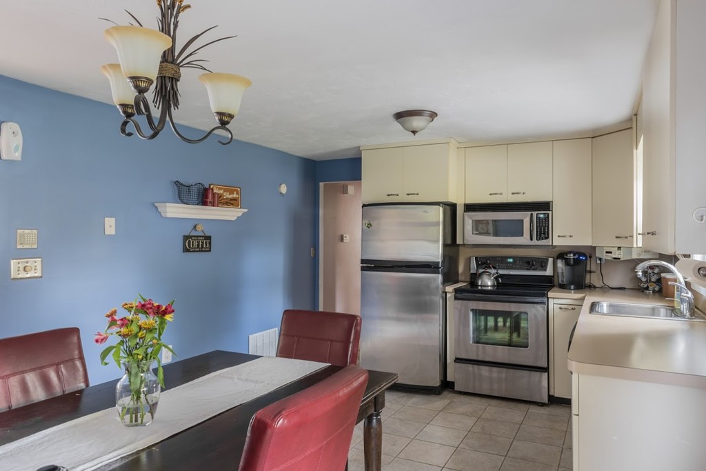 19 Belknap Road Braintree, MA 02184 - Photo 8 of 18 Gallery Image 8