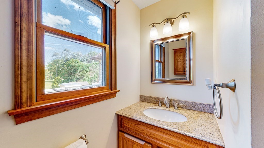 45 Spruceland Road Enfield, CT 06082 - Photo 8 of 32
