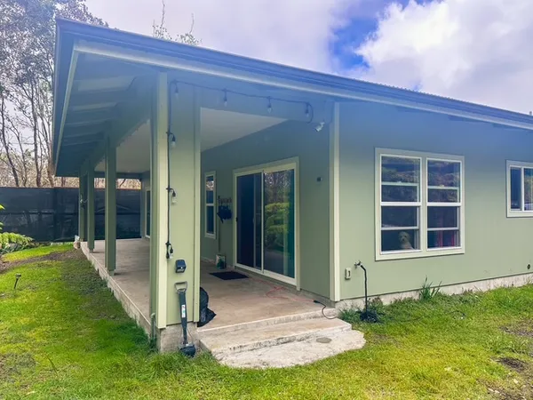 a view of an entryway of house