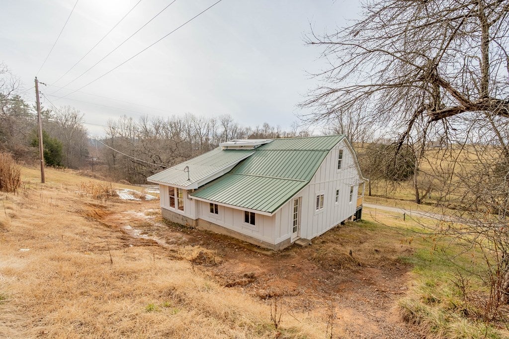 2870 Walton Furnace Road Austinville, VA 24312 - Photo 31 of 41 Gallery Image 31