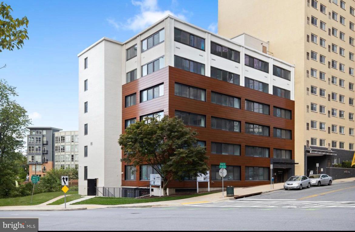 700 Roeder Road, Unit 405 Silver Spring, MD 20910 - Photo 18 of 18 a front view of a building