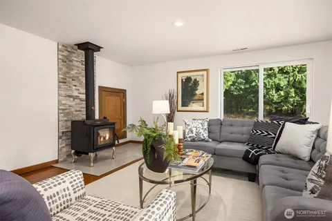 $995,000 | 5227 Key Peninsula Highway Northwest, Lakebay, WA 98349