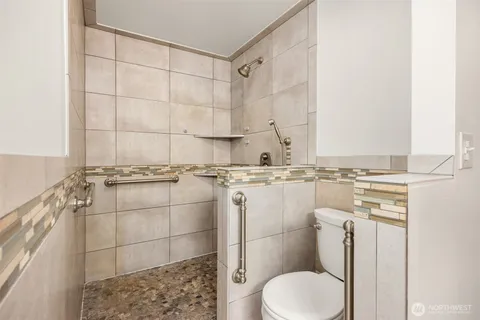 $995,000 | 5227 Key Peninsula Highway Northwest, Lakebay, WA 98349