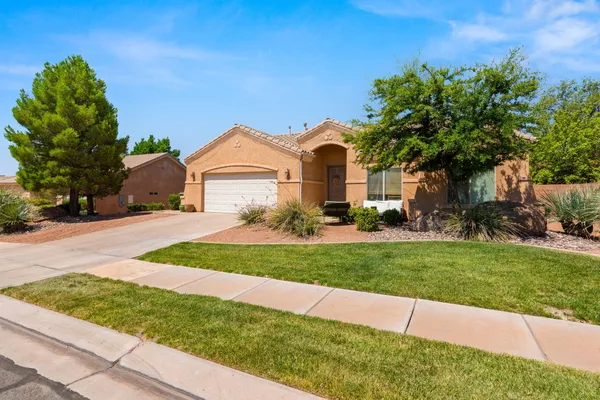 $390,000 | 1047 North 2050 E Circle, St. George, UT 84770
