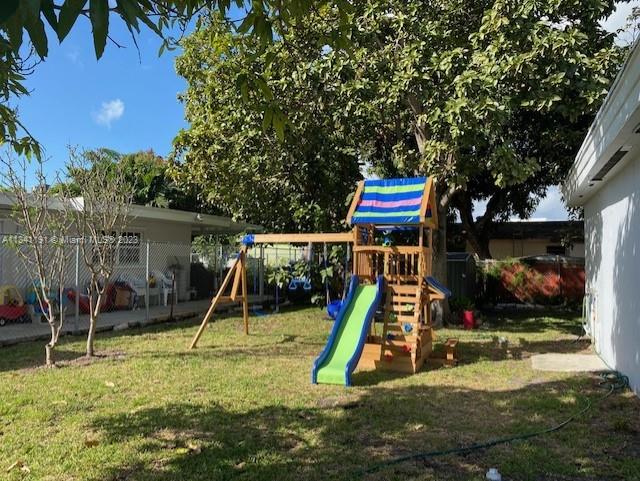 West Flagler Miami, FL 33125 - Photo 8 of 11 a park with kid zone