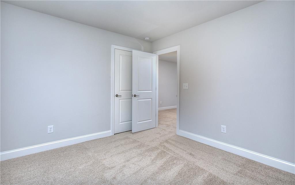 2604 Parkside Way Gainesville, GA 30507 - Photo 6 of 35 a view of an empty room