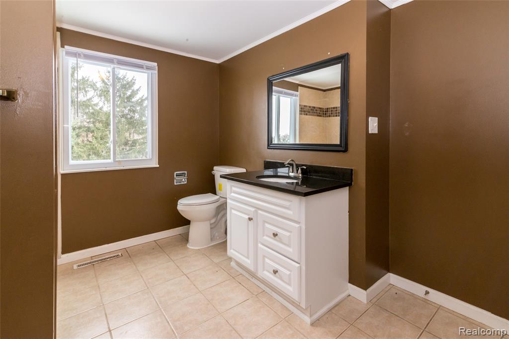 5383 North Henderson Road Davison, MI 48423 - Photo 10 of 24 Gallery Image 10