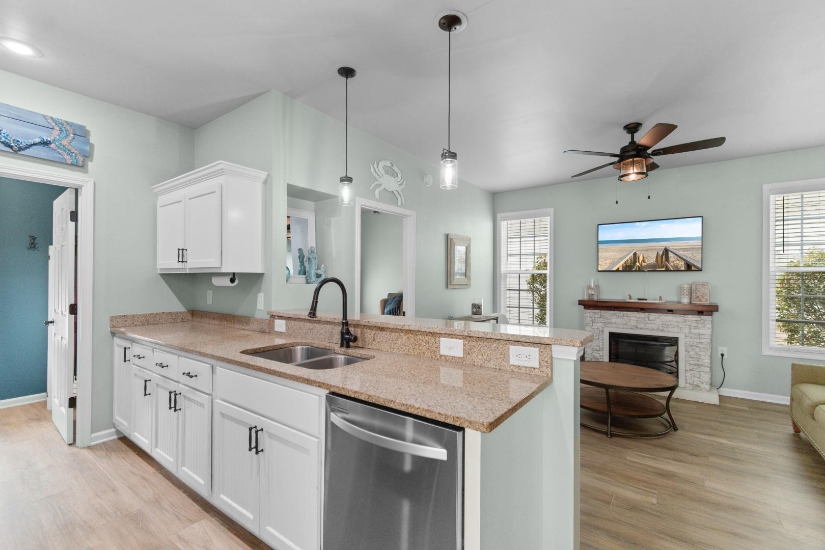 124 Weatherboard Court Pawleys Island, SC 29585 - Photo 5 of 36