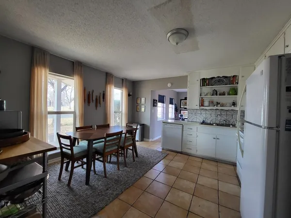 $1,700 | 1401 North Orange Street, Fredericksburg, TX 78624