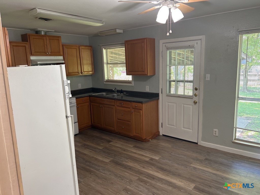 303 Ridge Street Copperas Cove, TX 76522 - Photo 7 of 16