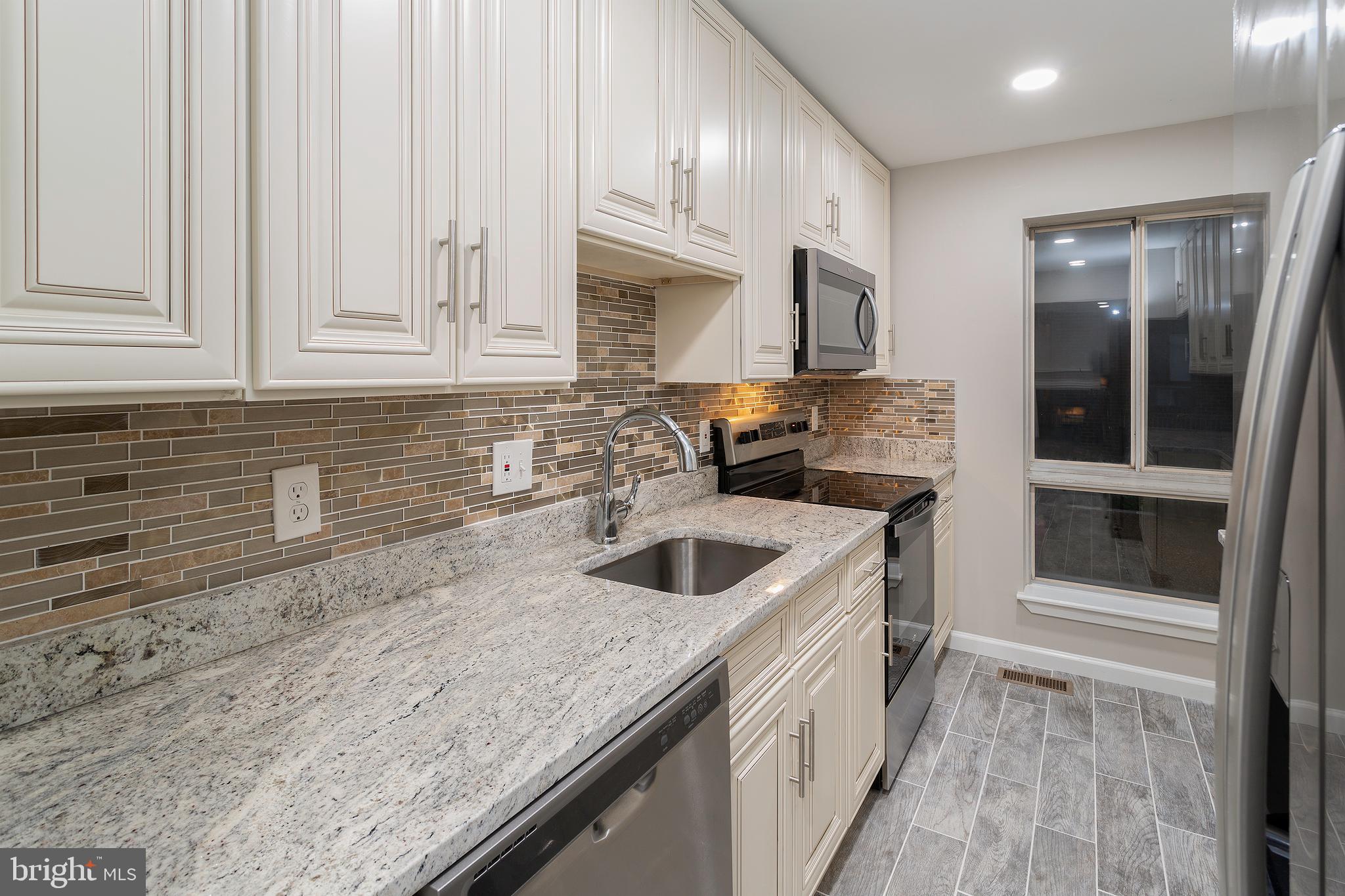 52 Hawthorne Court Northeast, Unit 52 Washington, DC 20017 - Photo 3 of 25