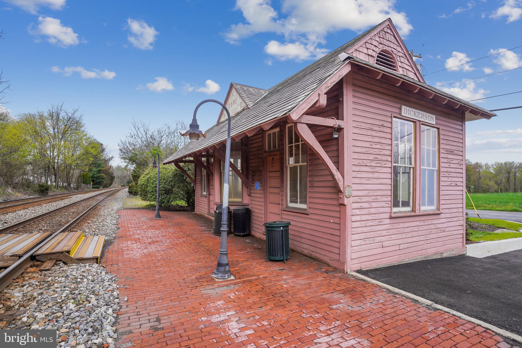 23907 Old Hundred Road Dickerson, MD 20842 - Photo 102 of 126 DICKERSON MARC Train