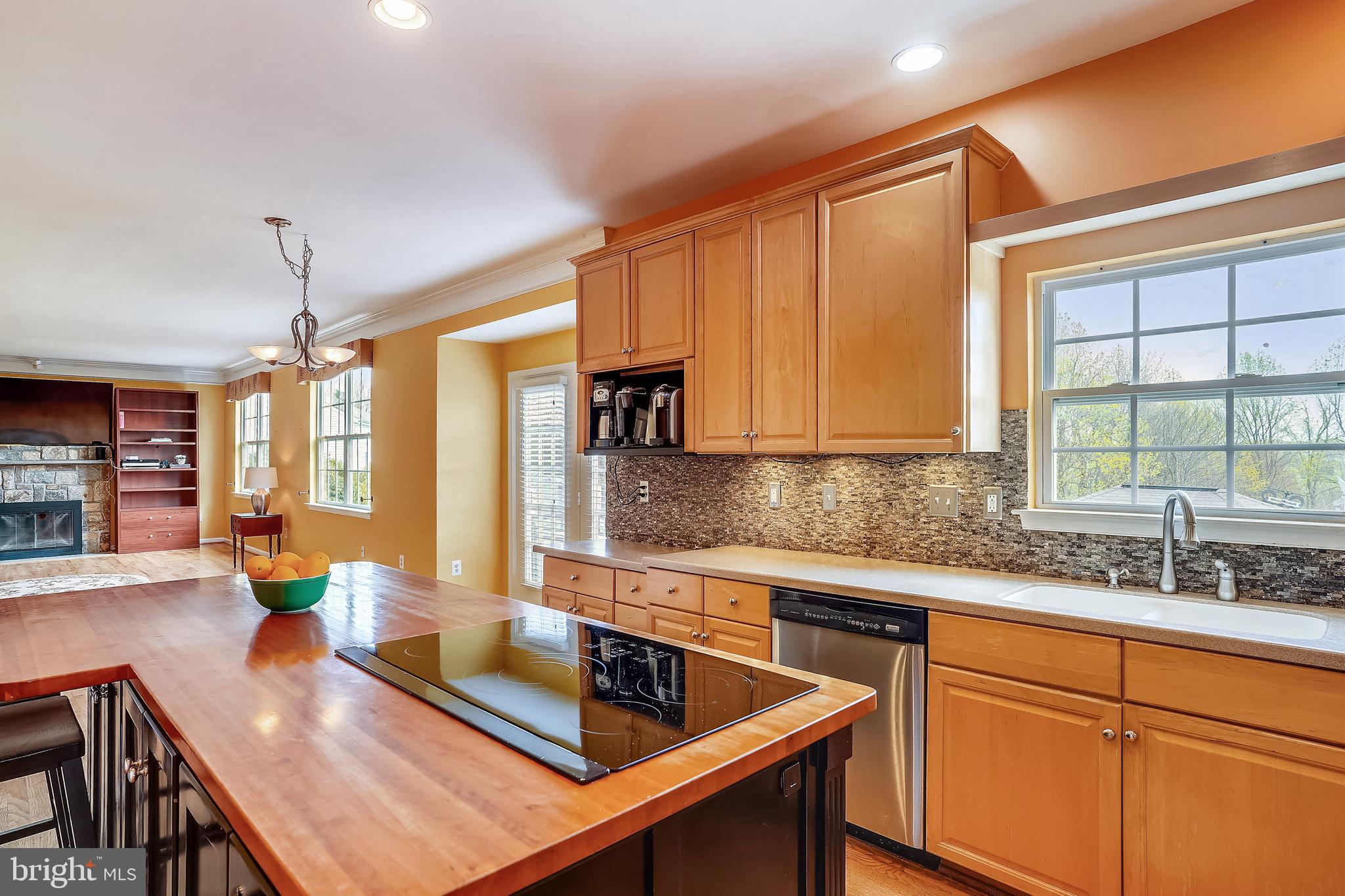 23907 Old Hundred Road Dickerson, MD 20842 - Photo 11 of 126 Seating for your morning breakfast